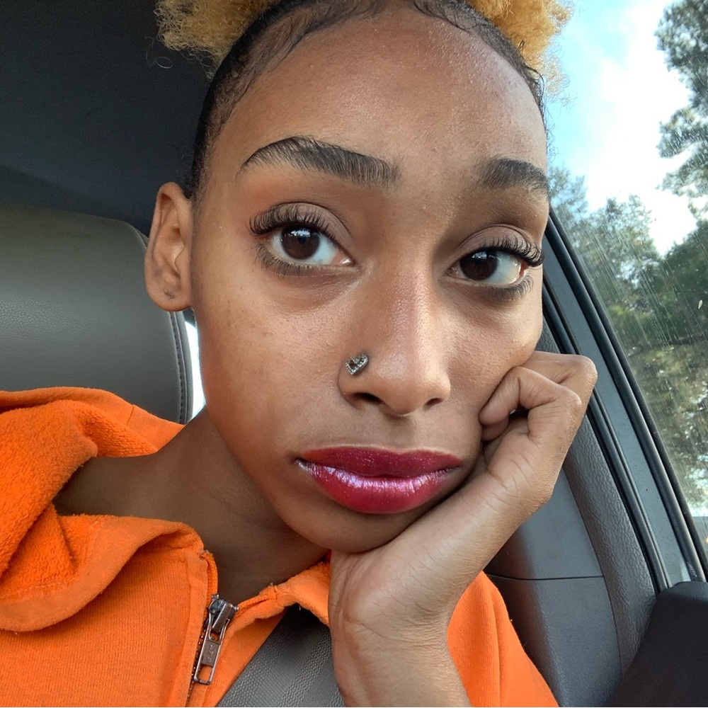 Meet your Posher, Alyssa